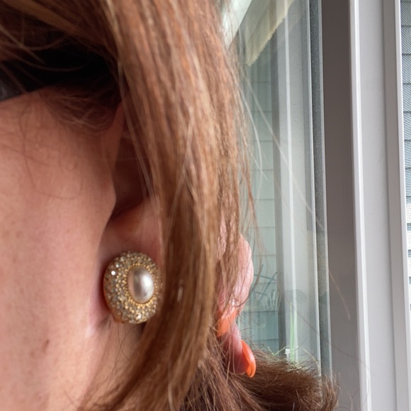 Vintage Dior oval pearl and crystal earrings - Picture 8 of 10